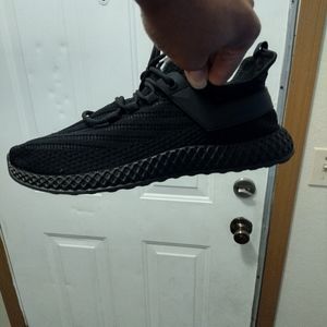 Black Ponys size 12